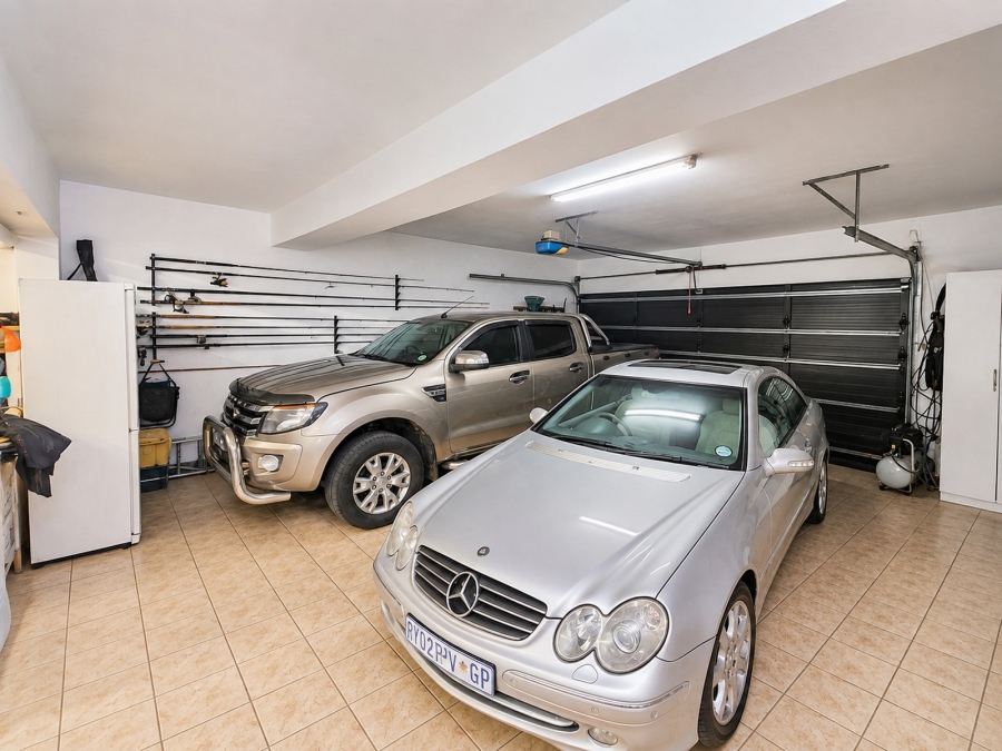 5 Bedroom Property for Sale in Wavecrest Eastern Cape